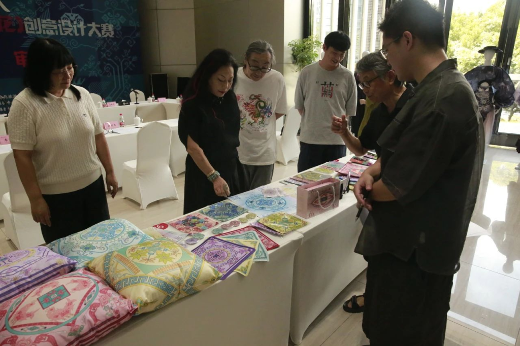 图片[3]-2024首届巴绣(巫溪嫁花)创意设计大赛获奖作品名单-设擂台-设计比赛信息平台|赛事征集·赛程查询·比赛资讯