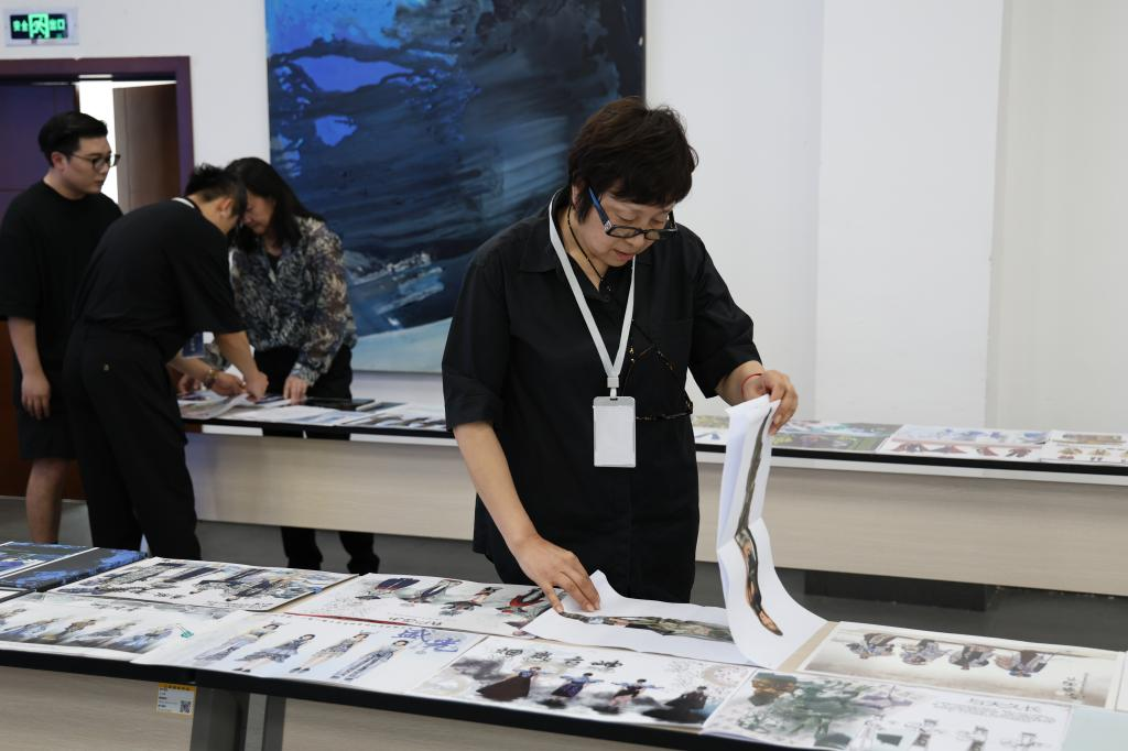 图片[7]-2024“润华奖”一带一路大学生时装设计与技能大赛入围名单及入围作品-设擂台-设计比赛信息平台|赛事征集·赛程查询·比赛资讯