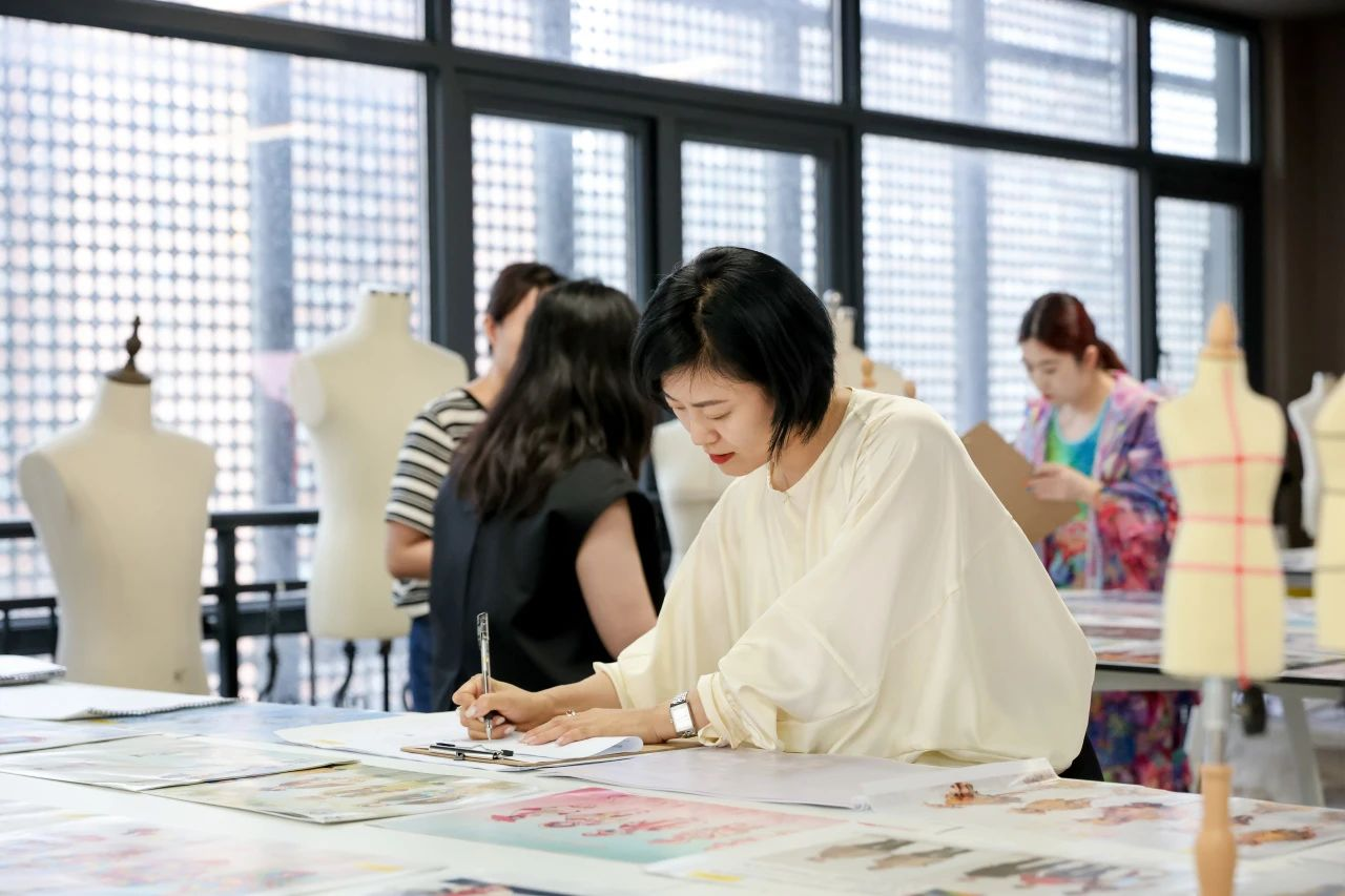 图片[10]-原力创想 | 2024中华杯·童装设计大奖赛入围名单及入围作品-设擂台-设计比赛信息平台|赛事征集·赛程查询·比赛资讯